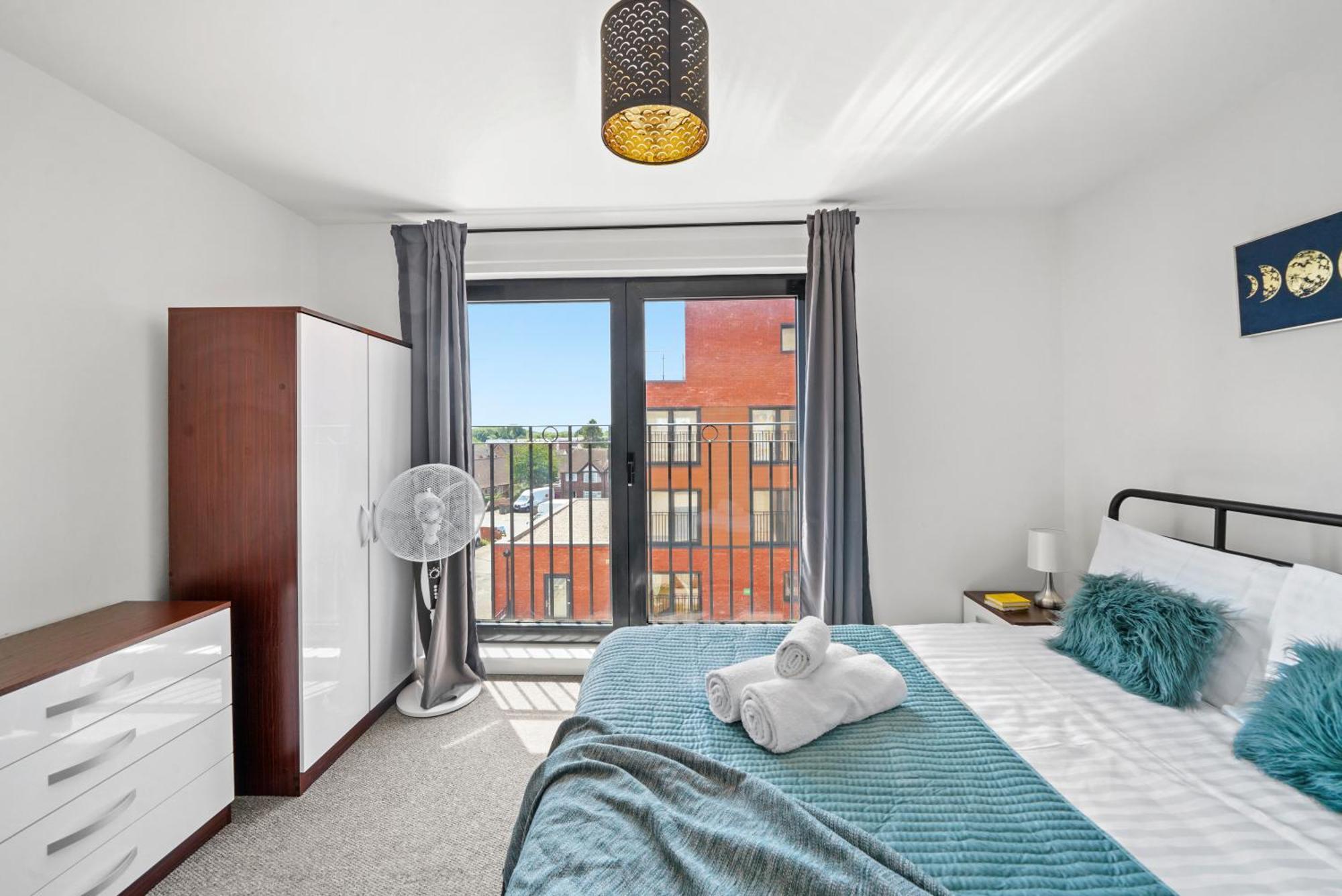 Modern Apartments With Free Parking Near Heathrow Colnbrook Exterior photo