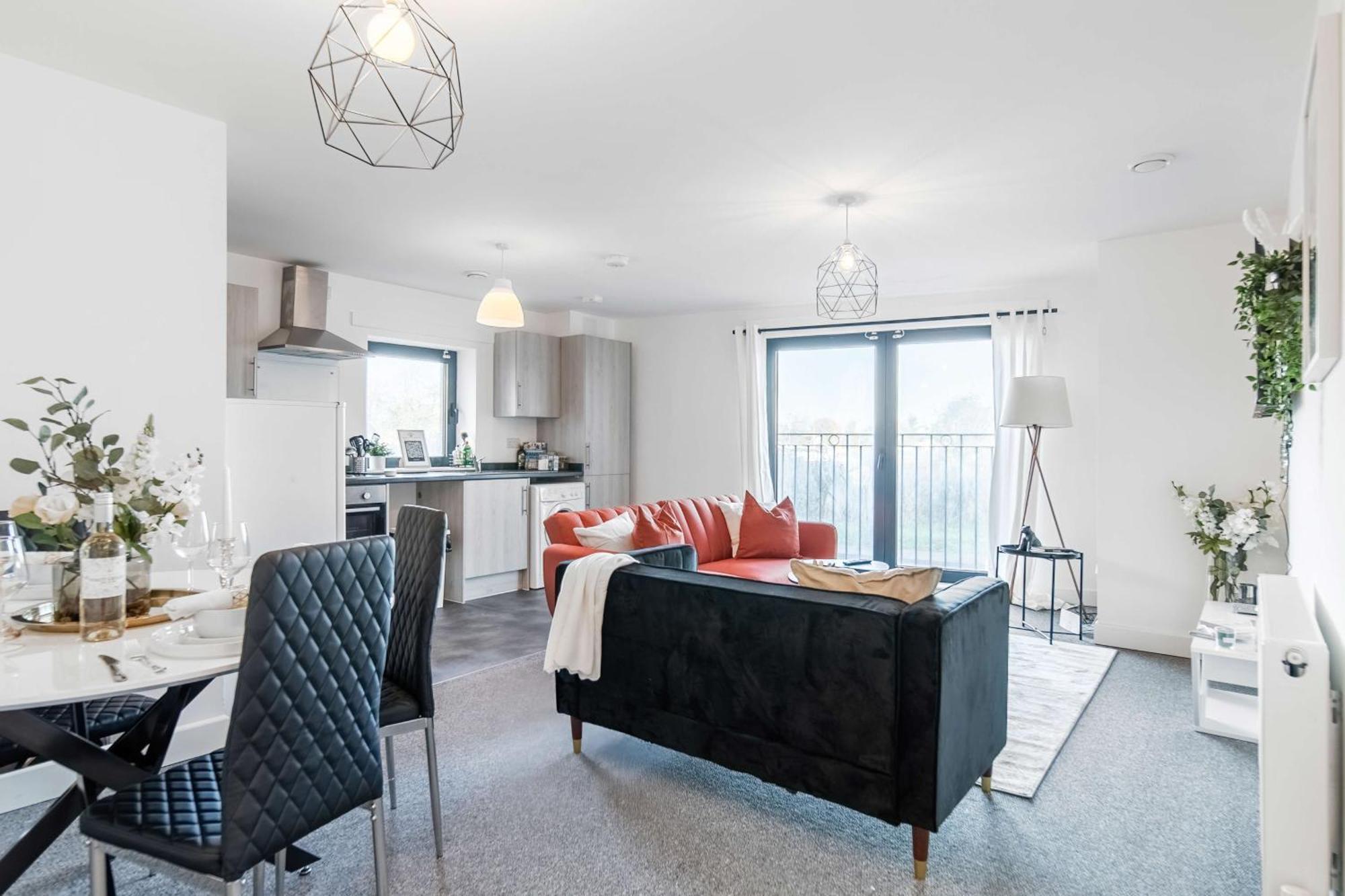 Modern Apartments With Free Parking Near Heathrow Colnbrook Exterior photo