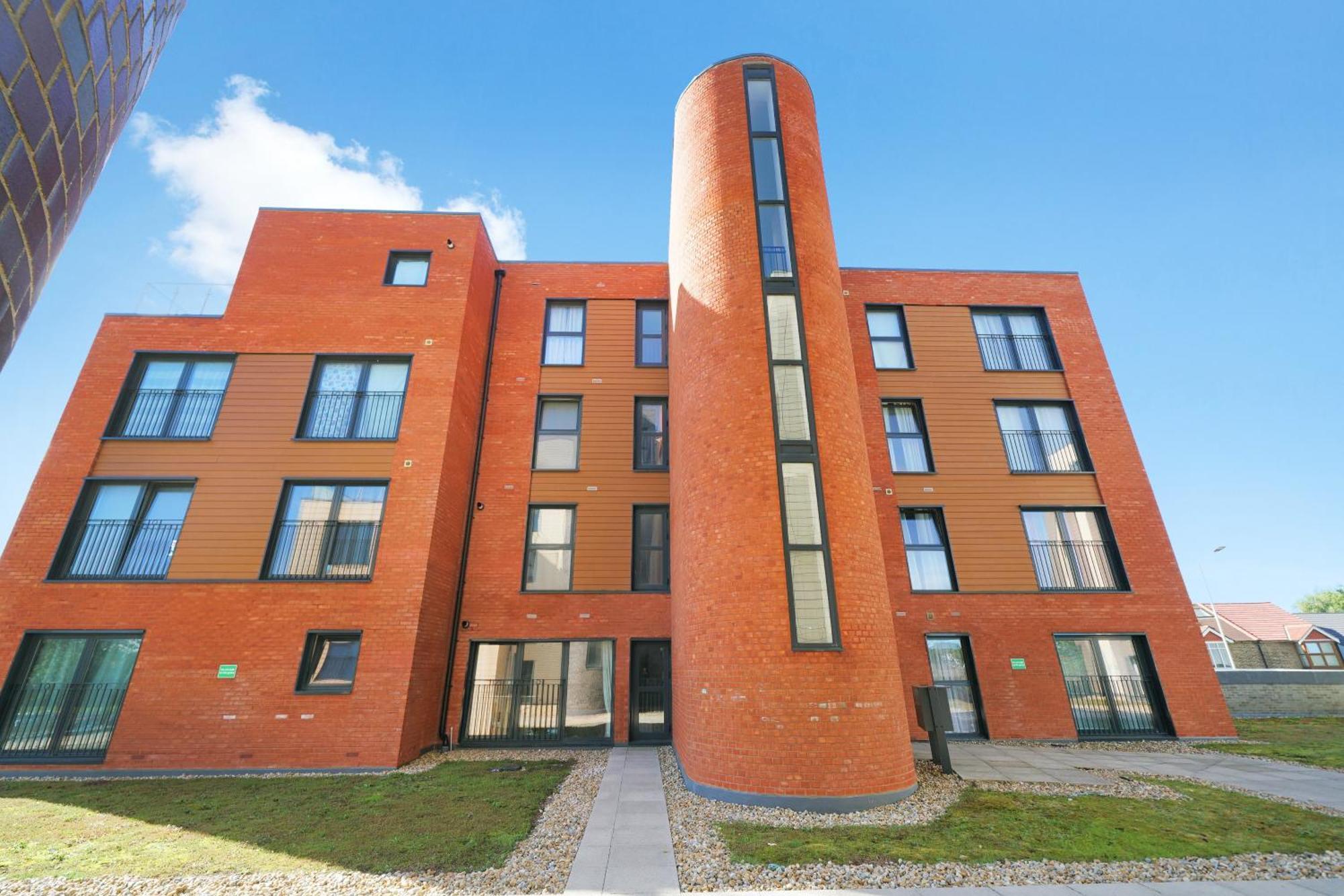 Modern Apartments With Free Parking Near Heathrow Colnbrook Exterior photo